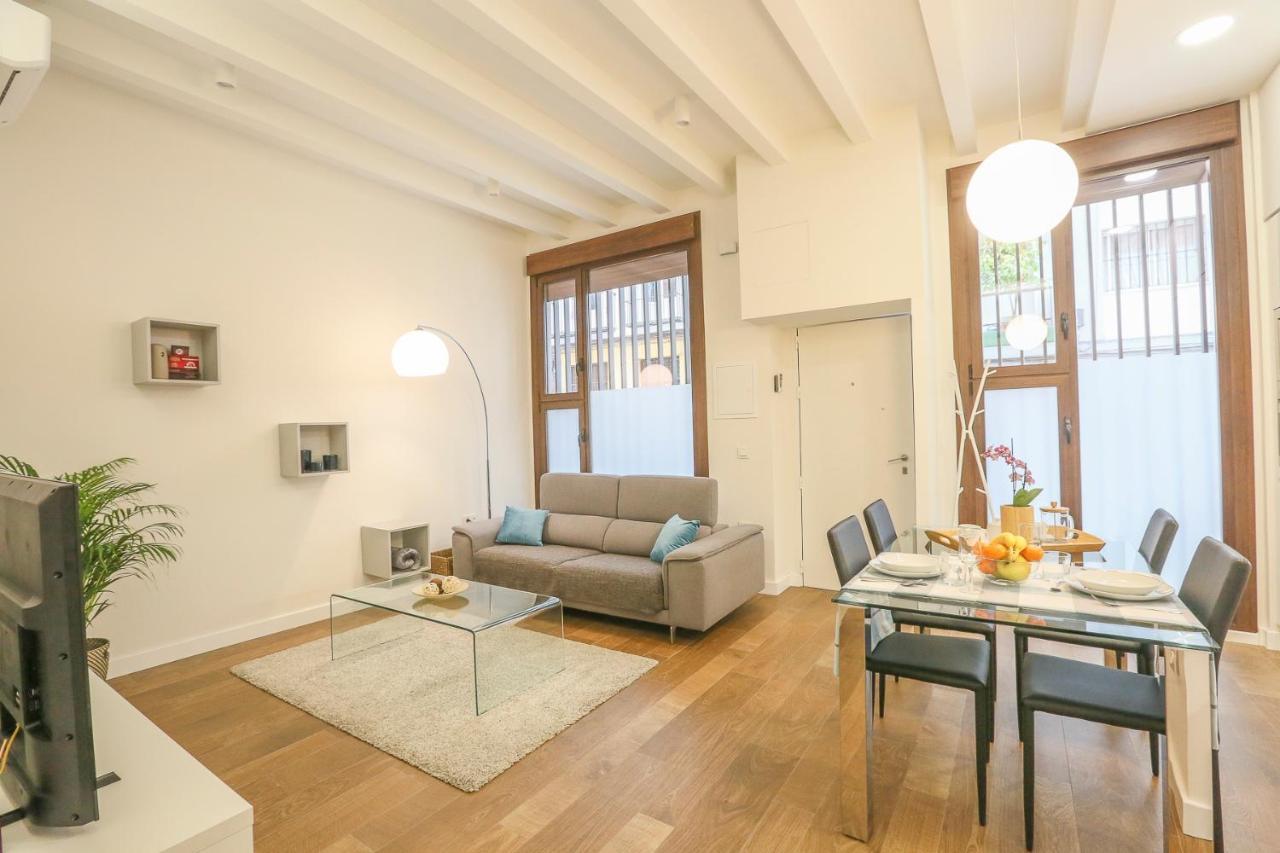 T&L Triana Loft - Just Like At Home เซบีญา ภายนอก รูปภาพ