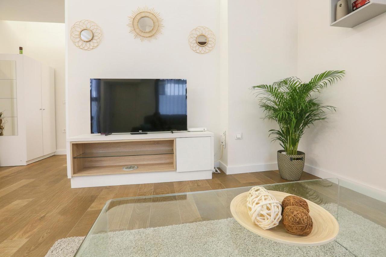 T&L Triana Loft - Just Like At Home เซบีญา ภายนอก รูปภาพ