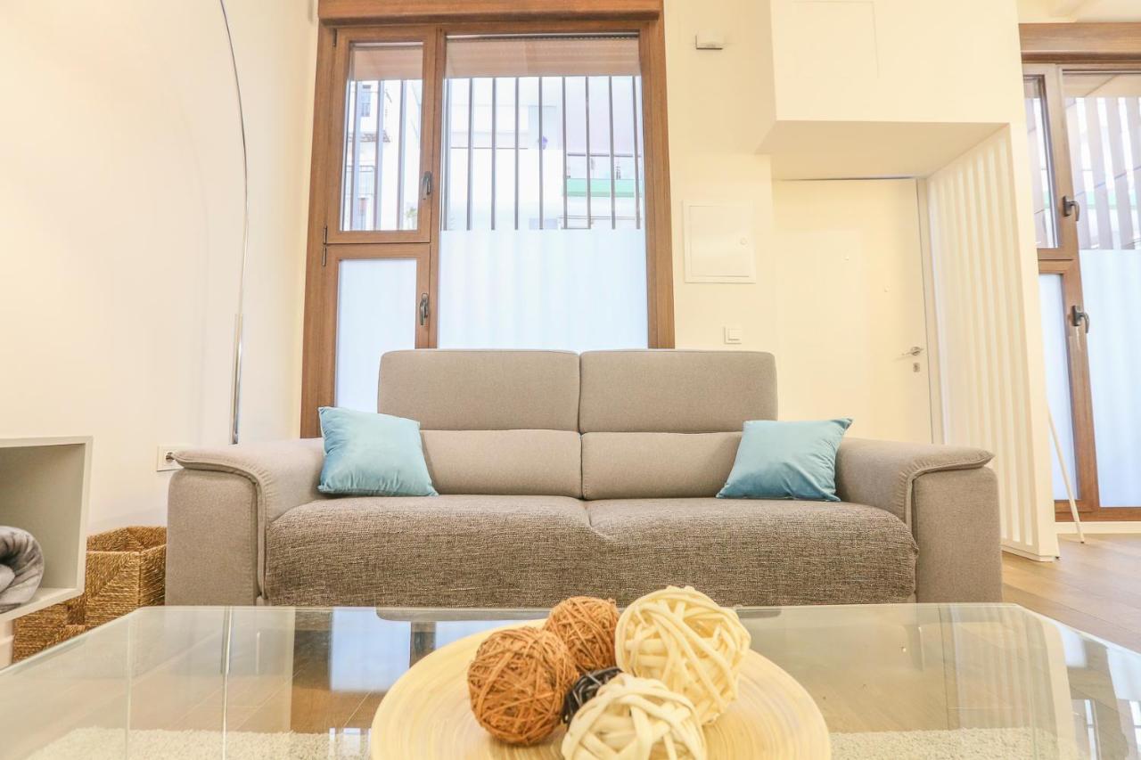 T&L Triana Loft - Just Like At Home เซบีญา ภายนอก รูปภาพ